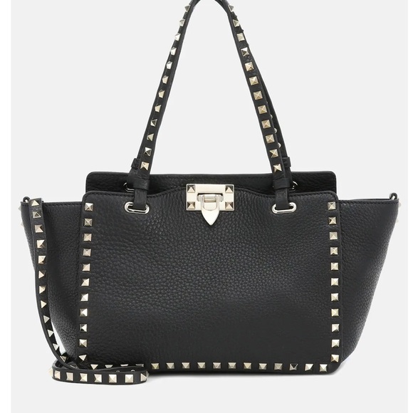 Luxury giveaway, $5 Chanel. Like this listing to be notified of my next show - Picture 11 of 13